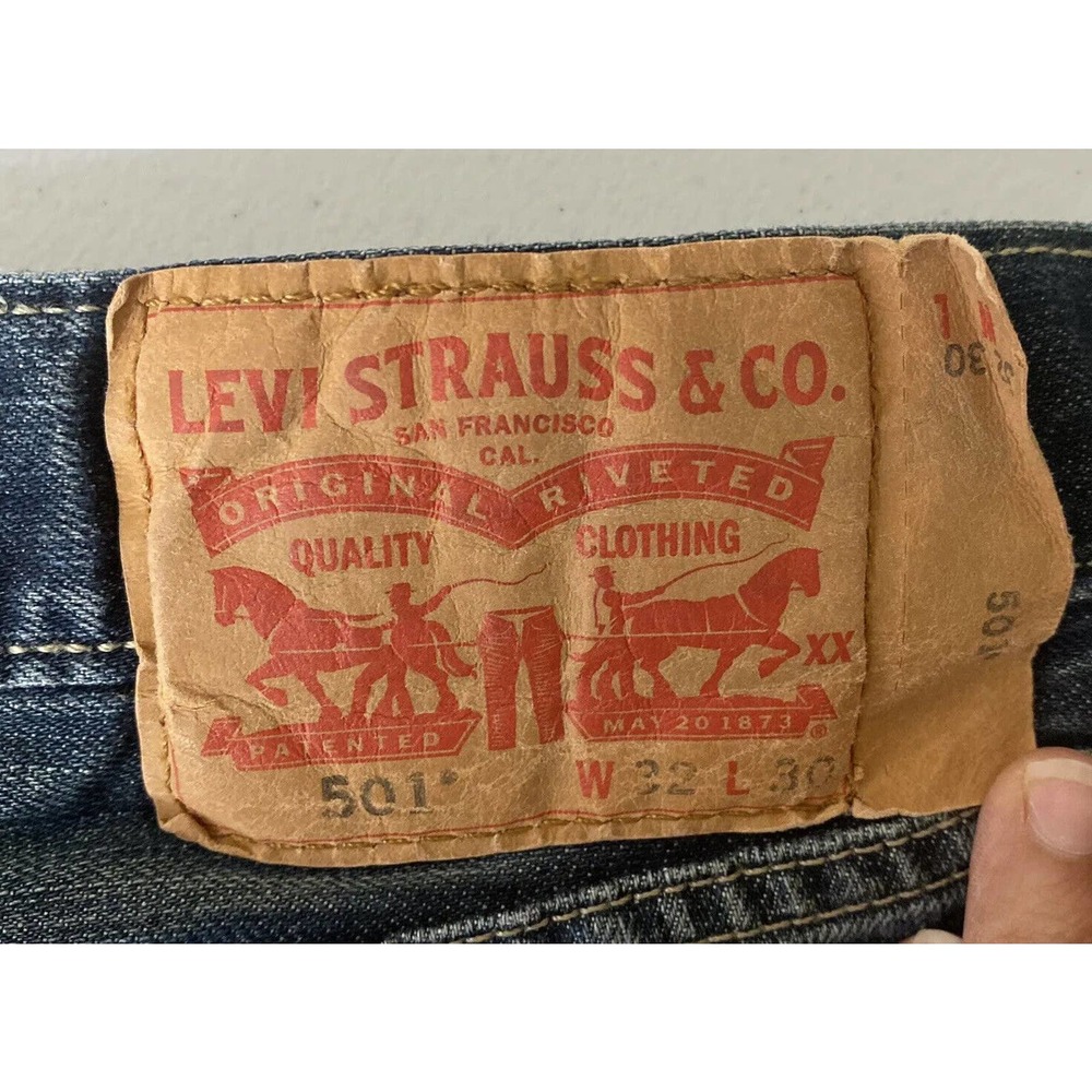Levi's 501 Original Straight Button Fly Jeans Men's Blue Distressed Size 32x30 - Picture 5 of 12